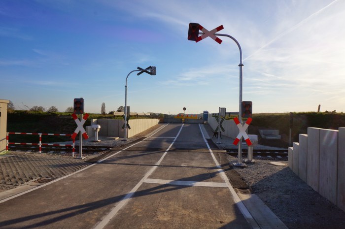 Der Bahnübergang Bödinghausen - Wenige Tage vor der Wiedereröffnung Ende April 2015